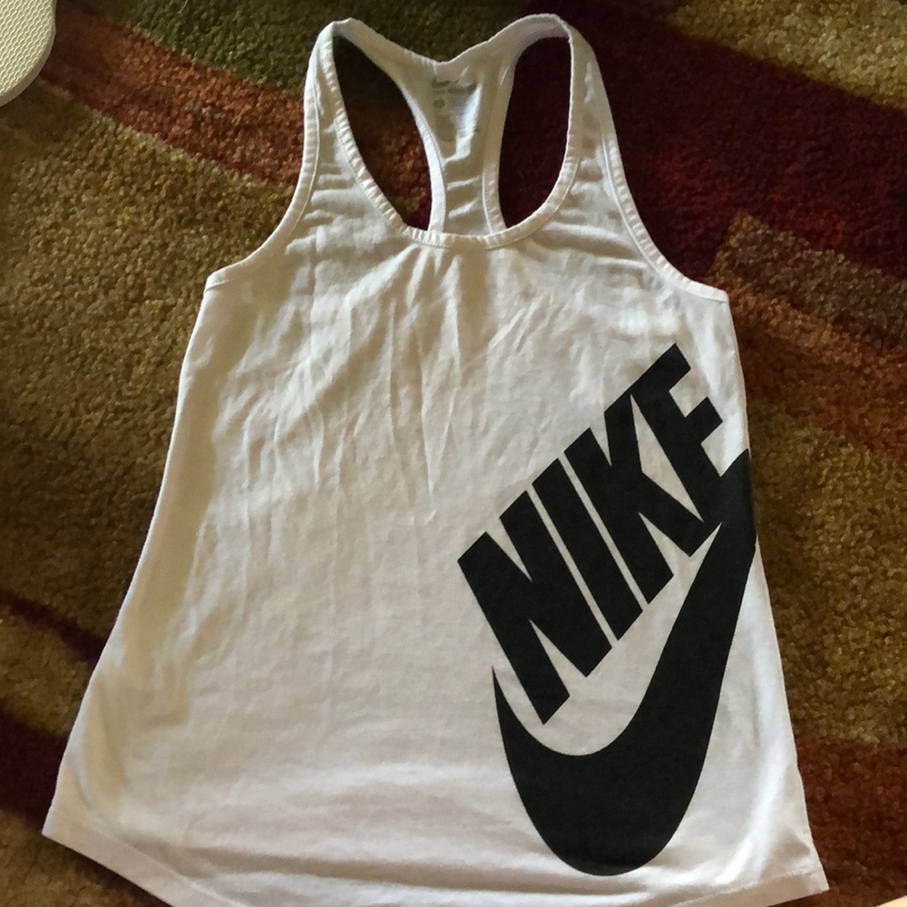 White nike tank top